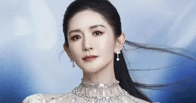 谢娜凭什么再当乘风2026见证人？看懂这几点就不奇怪了