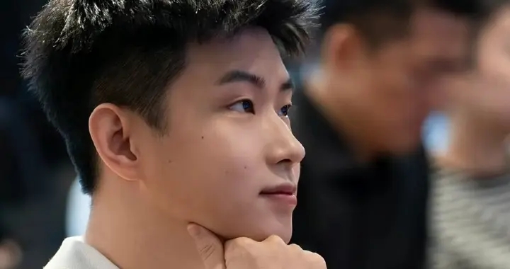 赵心童强势闯入16强，本周冲击历史第六人，背靠背靠背三连冠。