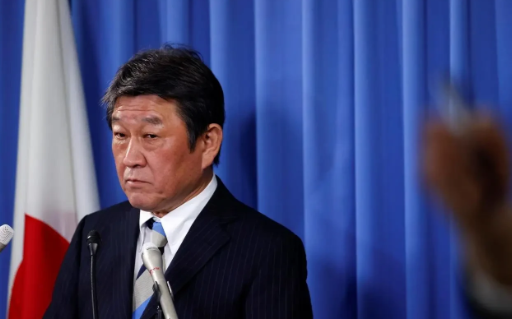 日本想用南海仲裁压中国，结果把自己套进去了。外交部今天这句话说得不紧不...