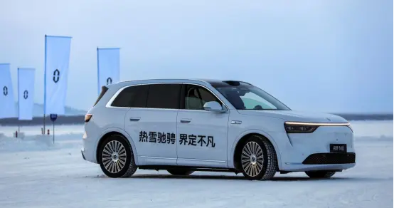 零下30℃征服冰雪！问界M8成功挑战五大连池极寒试炼