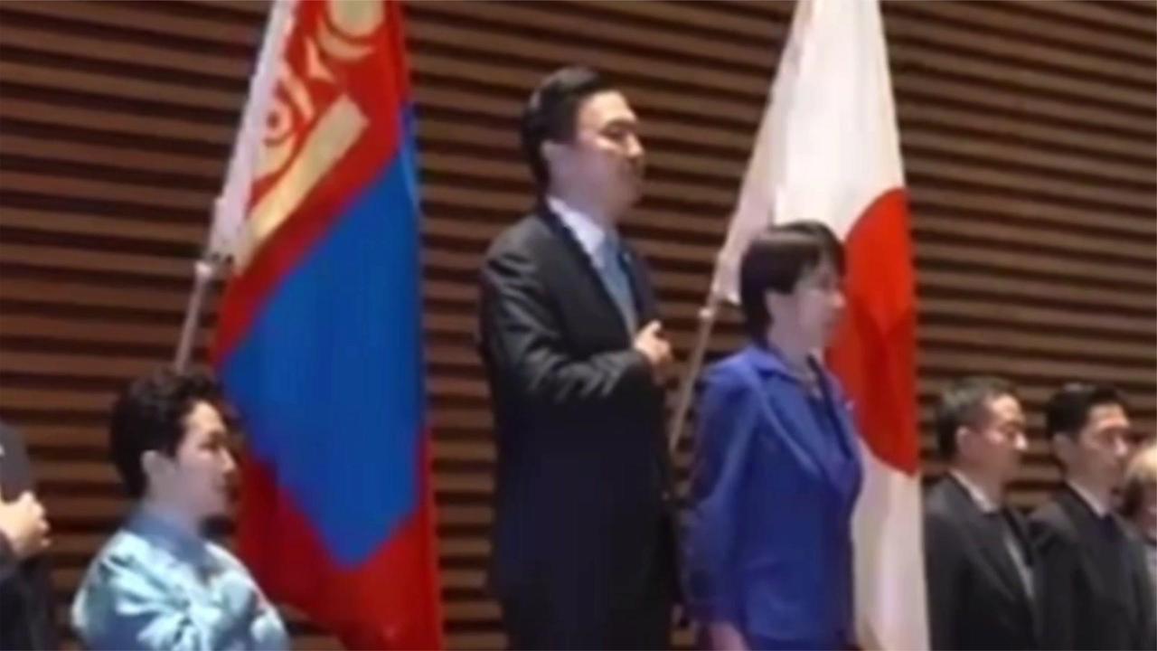 9月29日，蒙古国总理乌其尔勒抵达日本访问