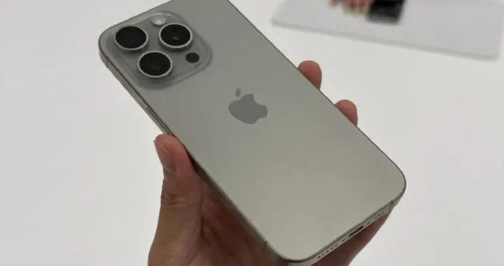 iPhone信号总转圈，苹果要把基带塞进A芯片，18 Pro先试水？