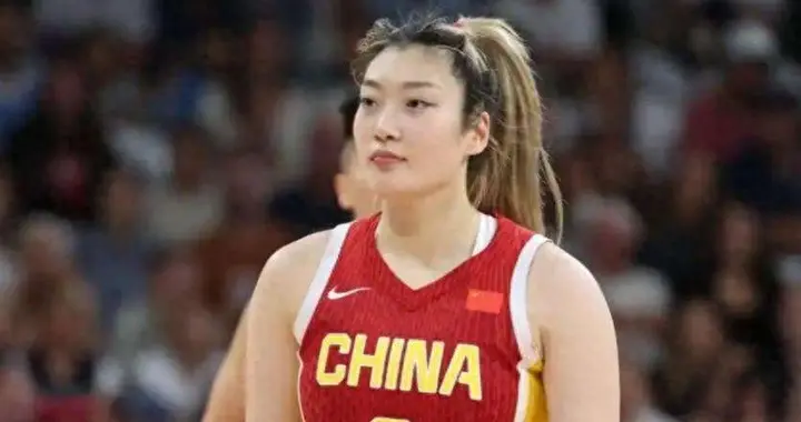 中国女篮15人集训，李梦王思雨惨遭淘汰，新人辈出3名大学生