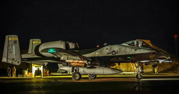 美军展开报复，大规模空袭