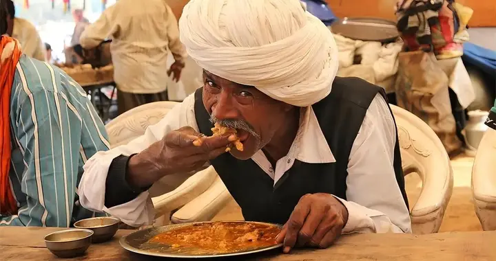 同样要养活14亿人，为什么中国全世界买粮食，印度却大量出口粮食