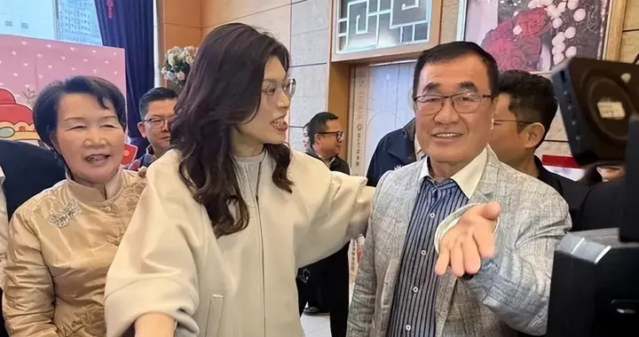 郑丽文危矣！将成“洪秀柱第二”？“内鬼”搞事，关键人物已出现