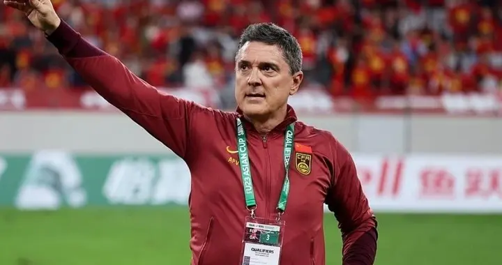 再战澳大利亚队，尝到甜头后的安东尼奥会不会延续全面收缩的战术