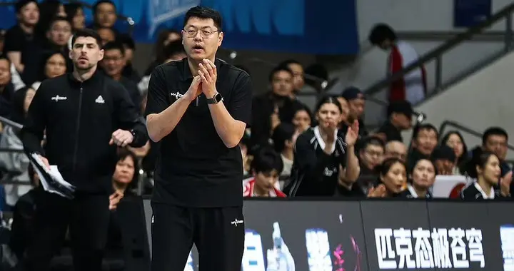 排位赛北京女篮0:3不敌大连女篮下赛季掉入B组，究竟问题出在哪里