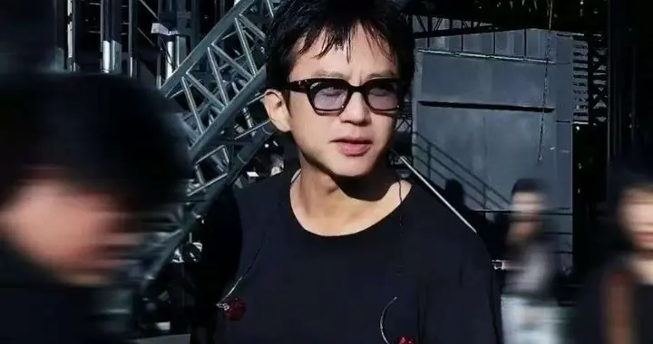 “全家移民”真相大白7个月后，邓超仅凭这一举动，实现口碑飙升