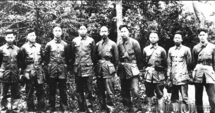 1941年，团政委携款私逃，旅长政委一时心软，最终双双壮烈牺牲。