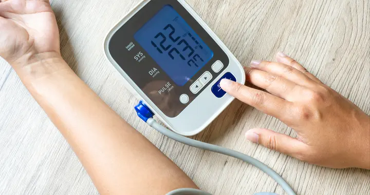 当医后才知道，高血压最危险信号，不是头晕，而是频繁出现7症状