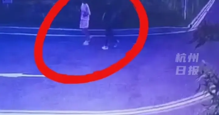 男子疑妻子出轨查看酒店监控，看到妻子和异性男子，妻子却这样做