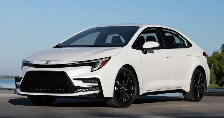 凯美瑞动力+轩逸价格，丰田的“王炸”卡罗拉能否终结轩逸霸权？