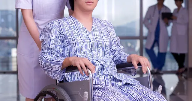 大学生因熬夜脑出血致瘫痪：一场本可避免的青春灾难**事件回顾**