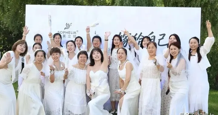 要不起‼️娶不起自己就算了，还想坑商家50万婚纱