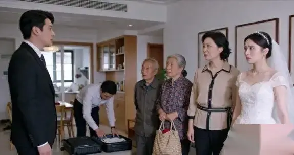 我女儿结婚我陪嫁一套房，女婿转头就把他爸妈接来住，还跟我放话