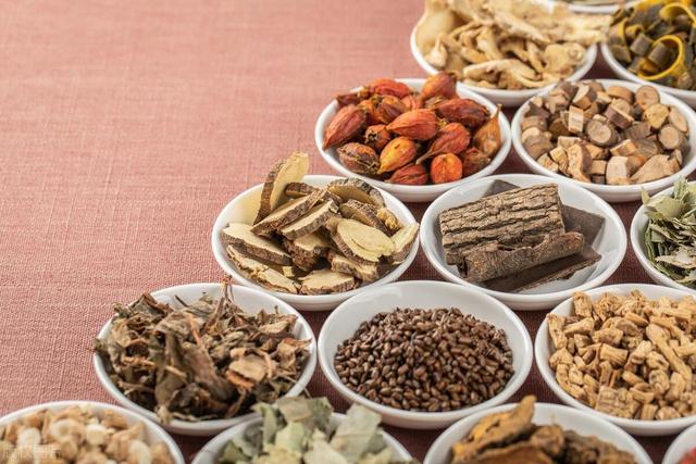 脱发，就是脾内的水毒太多，想要不复发其实很简单！