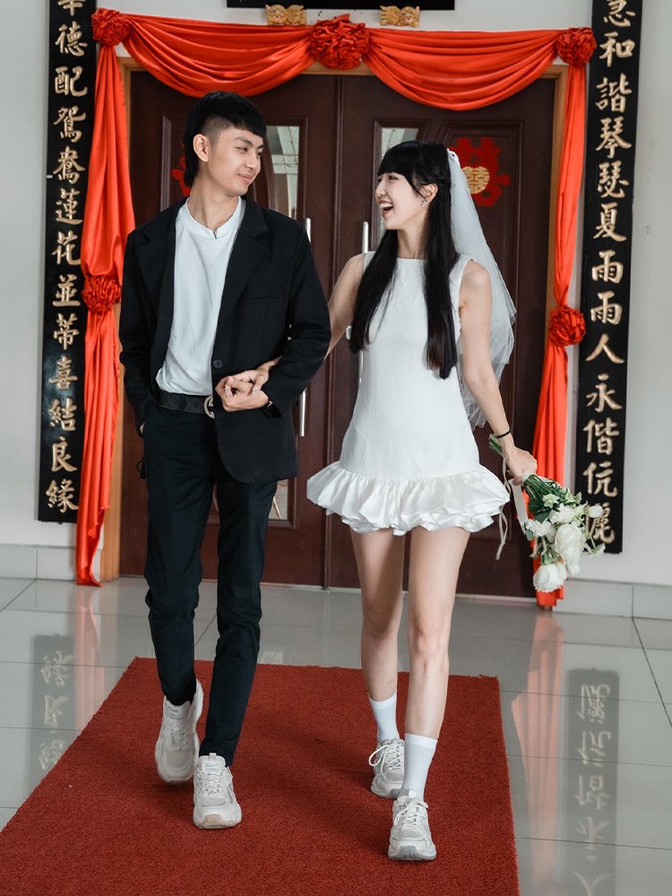 富家千金领证登记小白裙法式订婚礼服