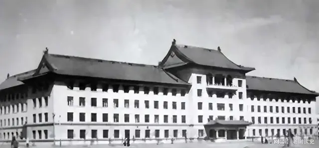 哈军工高干子弟多，学院领导表示很难管，陈赓说：我教你两条原则