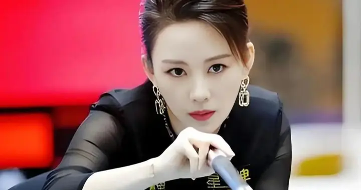 44岁潘晓婷近况曝光！气质出众却无人敢娶，潘爸爸后悔当初管太严