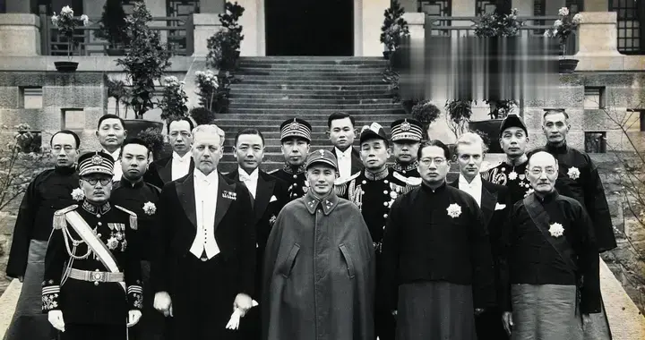 蒋介石苦心改组国民党，为何失败？力行社、CC系、三青团都有尝试