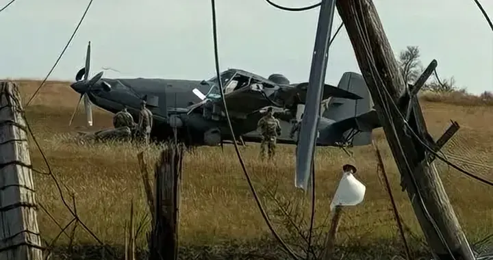 突发新闻：美国空军一架新型OA-1K天袭者II轻型攻击机坠地！