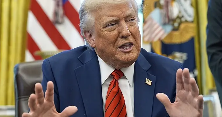 是中国逼我的，特朗普当众摊牌，撕下伪装，三艘美航母已逼近中国