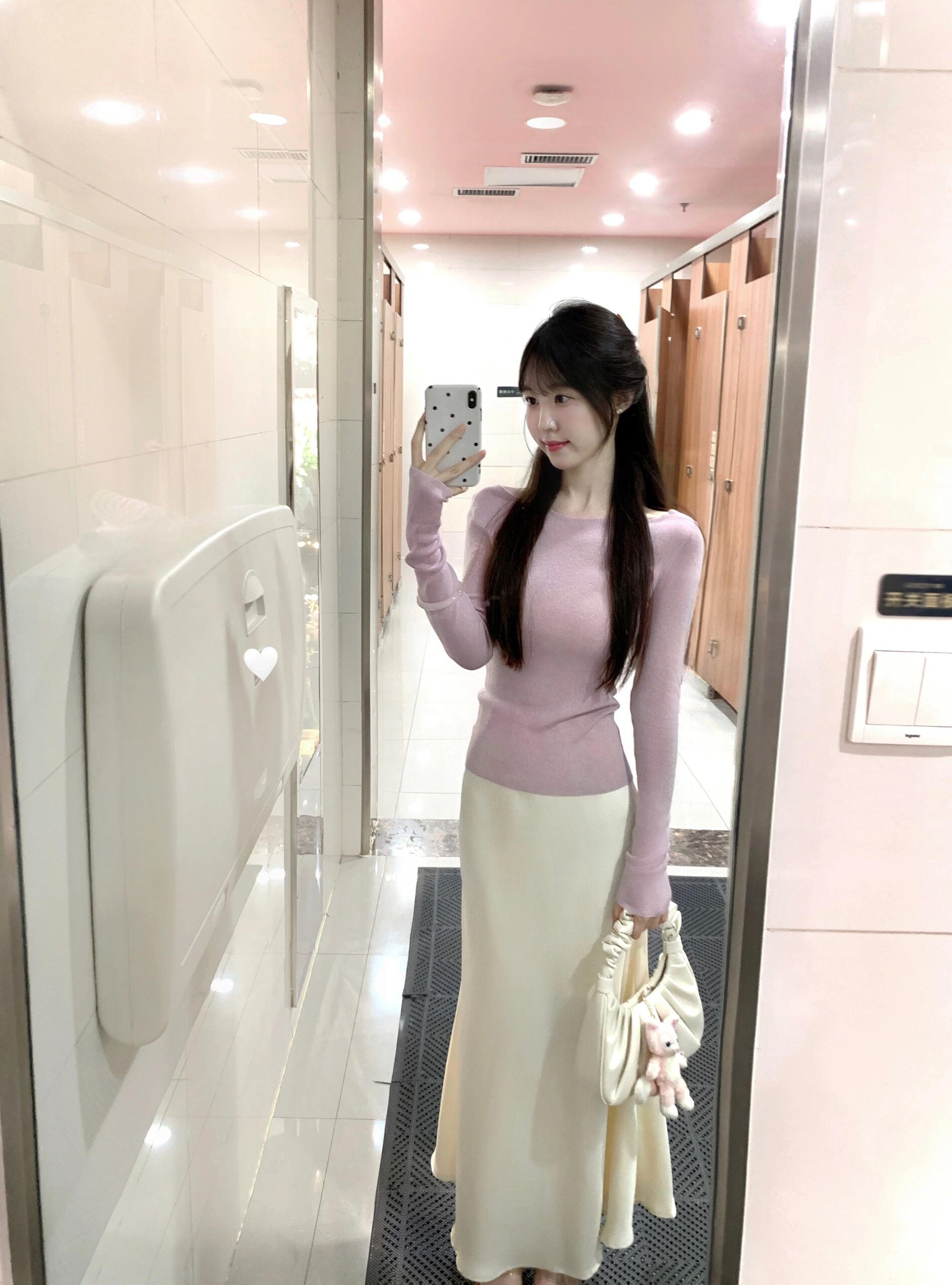 紫色长袖上衣搭半身裙~又美又显身材啊！