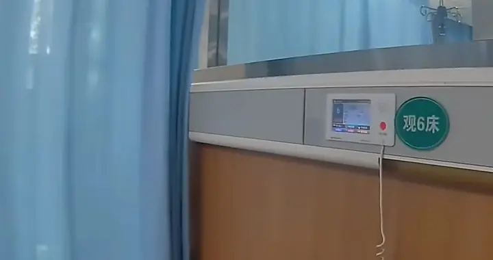 癌症母亲街头碰瓷筹钱，儿子怒吼“别害人”，结局却暖了千万人