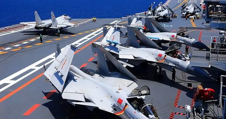 张召忠：美国就算一动不动，中国20年也追不上，真是这样吗？