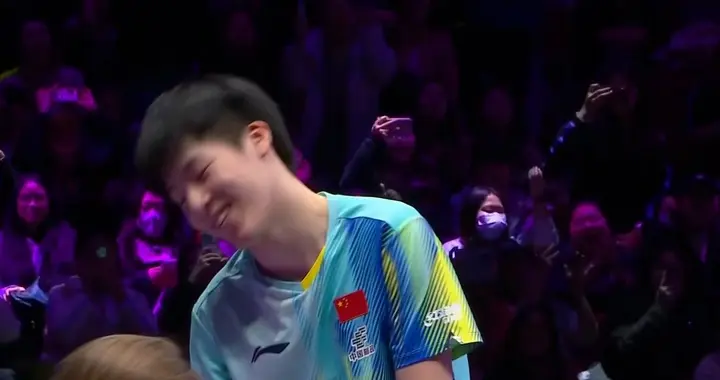 冠军赛温瑞博4：2张本智和 王励勤秦志戬到场加油！赛后采访显情商