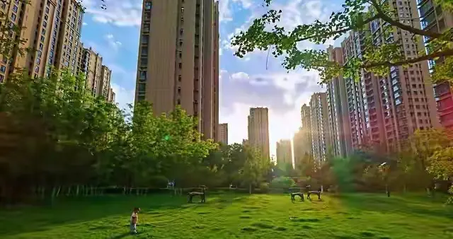 保护自己最好方式：少说话沉默是金，不回应一切随风，不帮人渡人