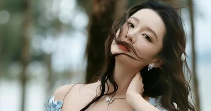 李沁—长裙才是高配