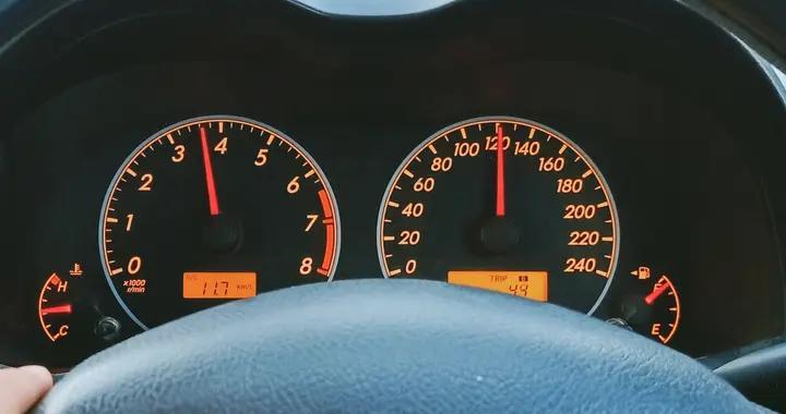 车速120公里小时，转速比以前升高了，这是什么原因呢？