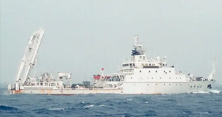 日媒：中方态度强硬，日官员后怕，中国海调船埋伏有两大带炮侍卫