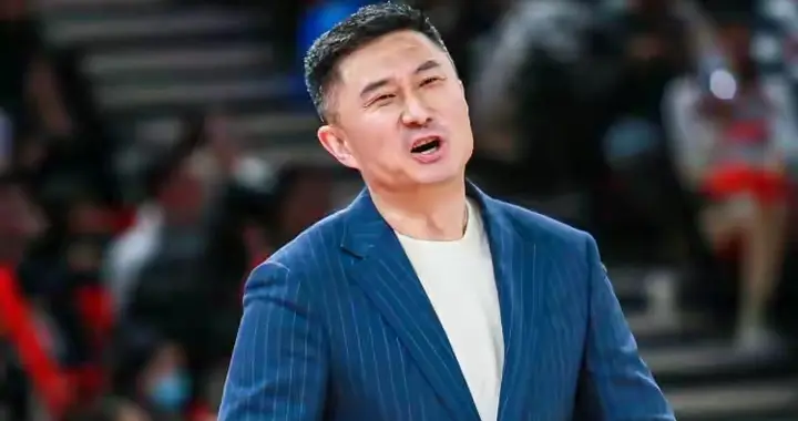 不敢想，杜锋稳如泰山的帅位，居然也有下课风险？