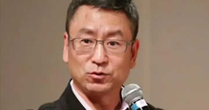 全家移民国外？贬低全红婵、儿子入外籍，白岩到底松动了谁的蛋糕