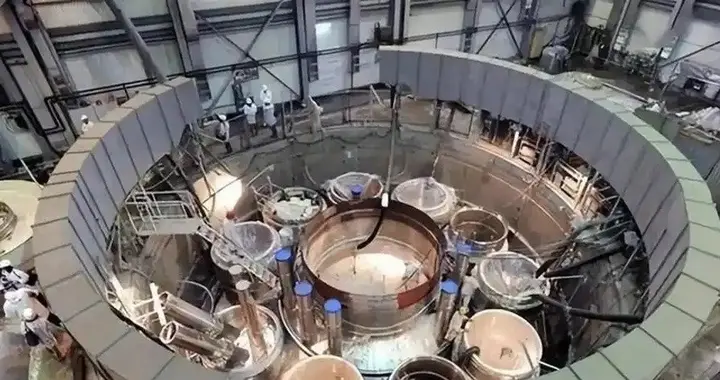 中国“熔盐堆”官宣上船！美国在切航母换燃料，我们换赛道