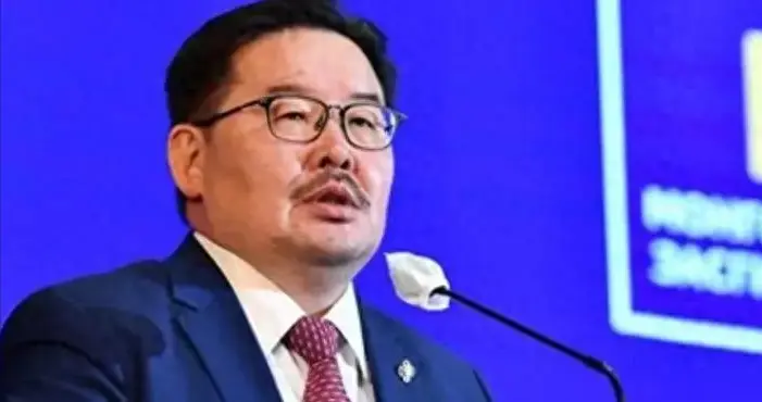 又一邻国政局动荡，亲华总理一夜下台，新人选出炉，刚访问过中国