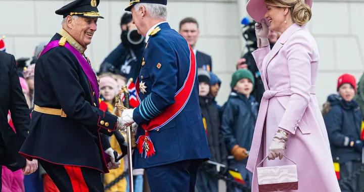 挪威王储妃“惊喜”亮相比利时来访 网友：说好的病重呢？