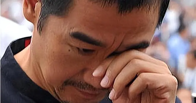 张国立年过70不敢退休，到处拼命拍戏，为40多岁儿子操心不断