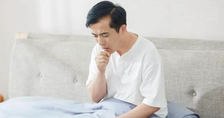 肺部有癌，睡觉知道！睡觉时出现4种症状，留心是肺癌发出的信号