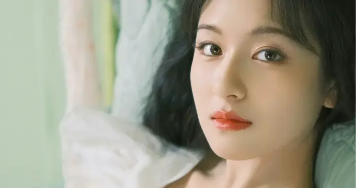 美女壁纸-第6652期-李兰迪