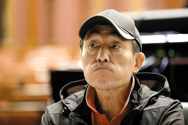 9年前，举报张艺谋“超生”的何珺，真的被人“当枪使”了？