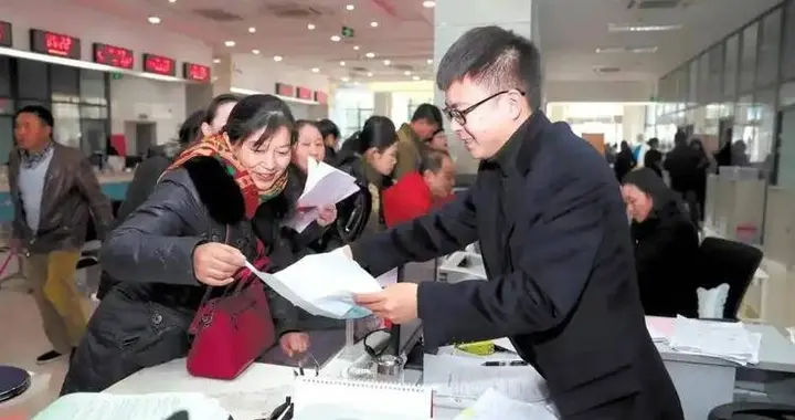 国务院发声！若不出意外的话，下半年，社保体系或迎来4大变化