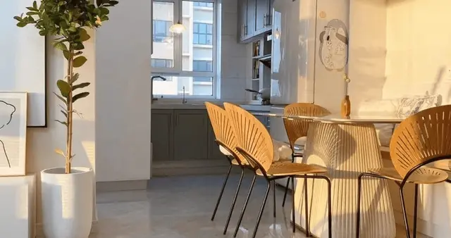 她家80平，硬装只花了4万，温馨又大气，朋友说花40万都有人信！