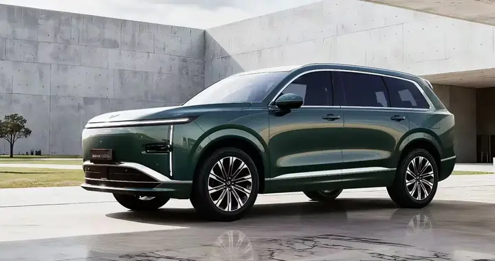 五菱全新中大型SUV亮相，1.5L插混动力+大六座，卖多少钱能火？