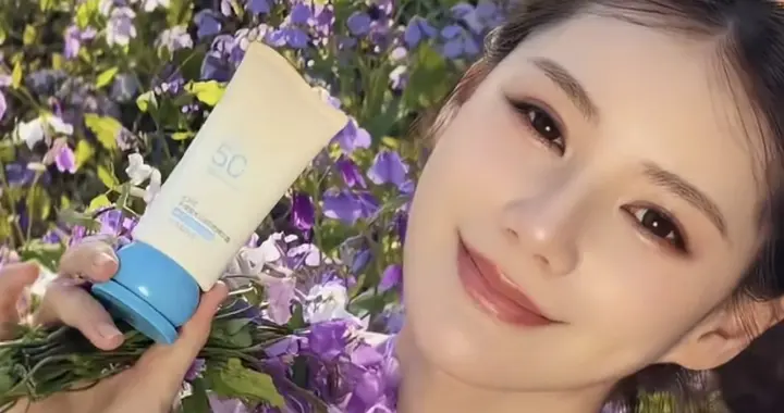 马筱梅恢复工作状态，花田中带货防晒霜，身材恢复到产前，状态好