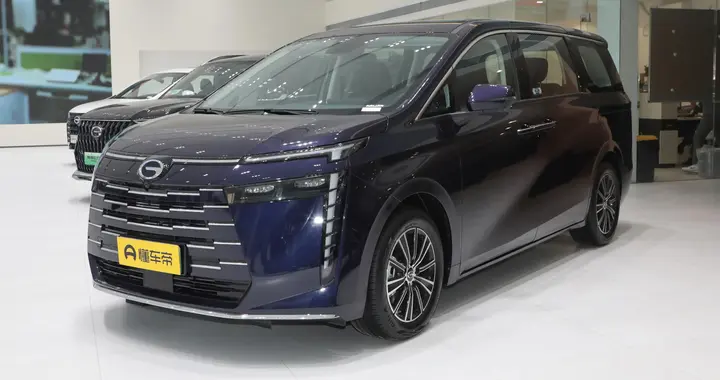 家用MPV怎么选？看看这款，可油可电，大空间，舒适性好