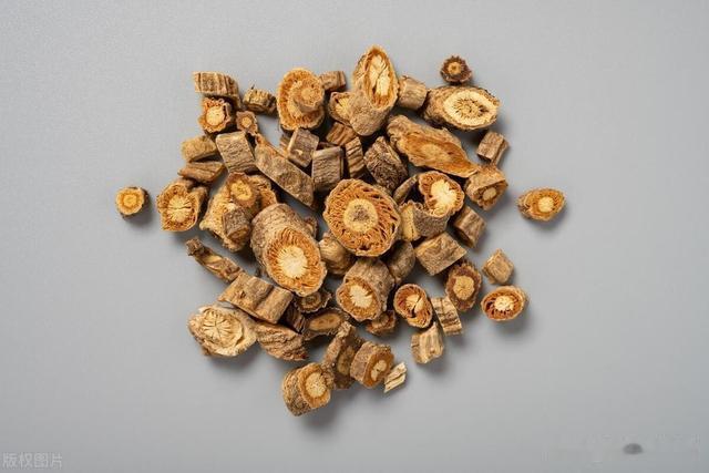 痛风不再是困扰！这些草药帮你轻松缓解！